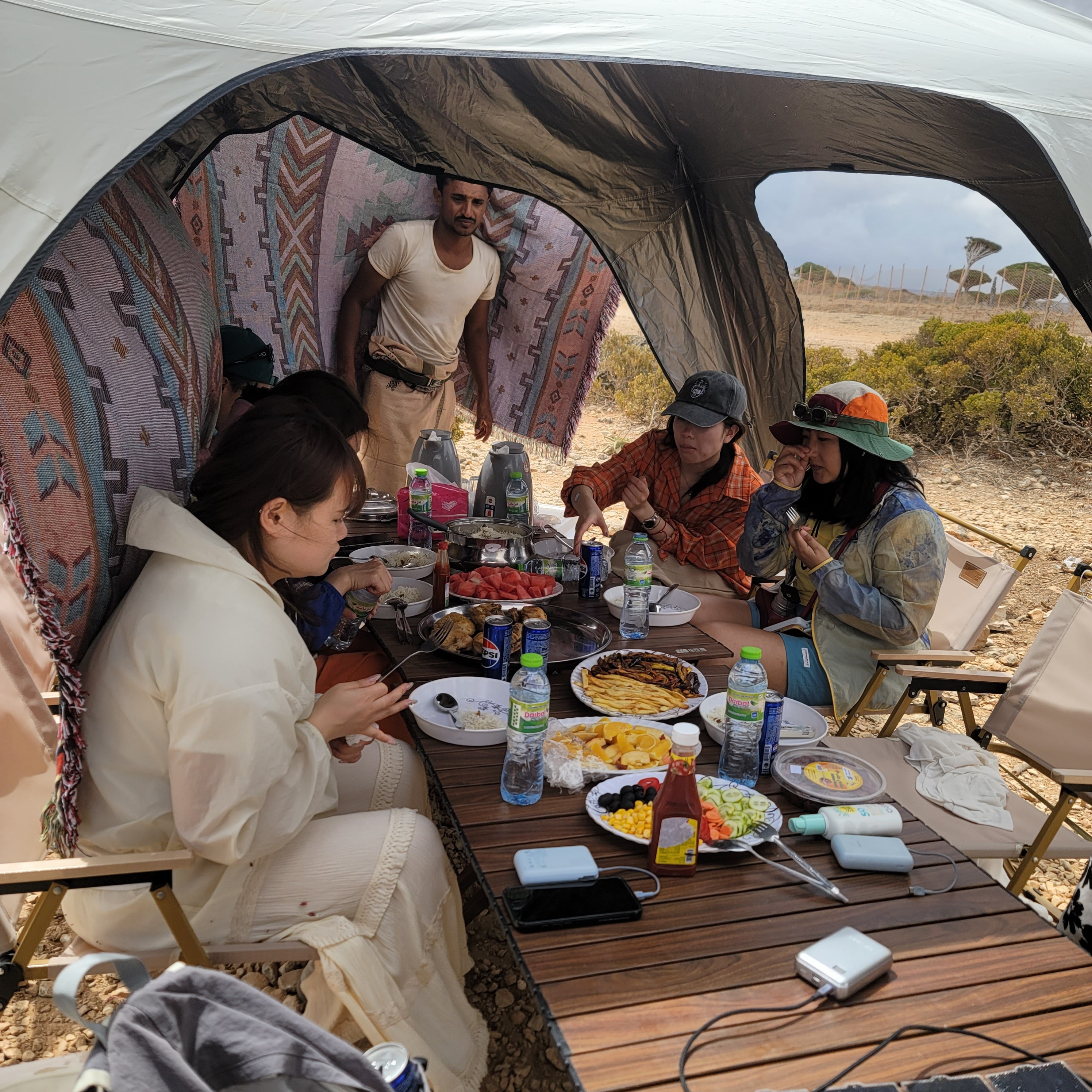 Shade & Dining service in Socotra